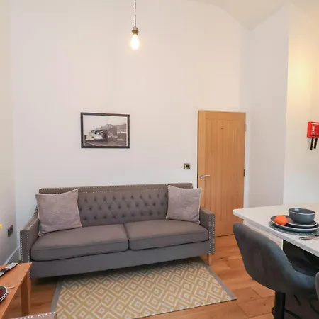 아파트 Evening Star Engine Shed