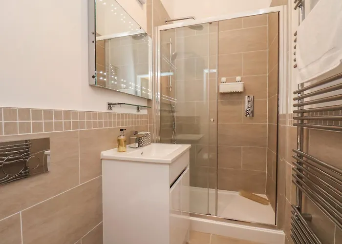 Evening Star Engine Shed * 휫비